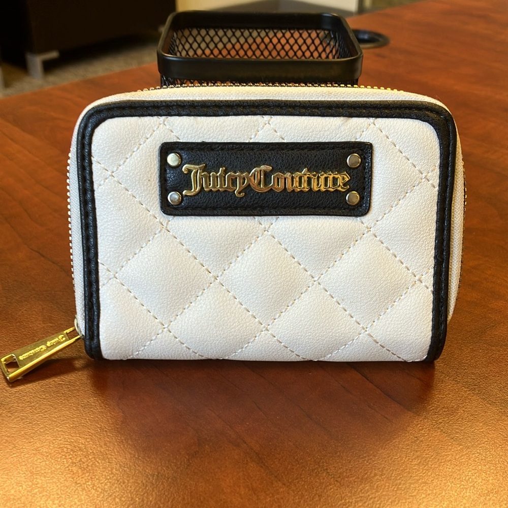 New - Juicy Couture Quilted Wallet - White and Black